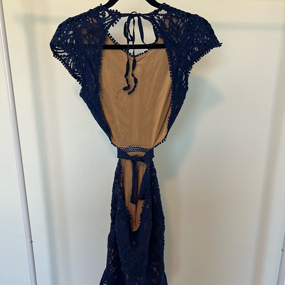 Elegant Navy Lace Dress - Picture 2 of 5